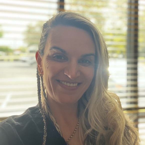 Meet your Posher, Roxy - Picture 1 of 1